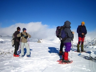 Progresión con raquetas de nieve en los Pirineos